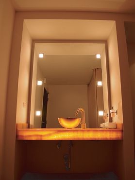 Frame by Edge Lighting