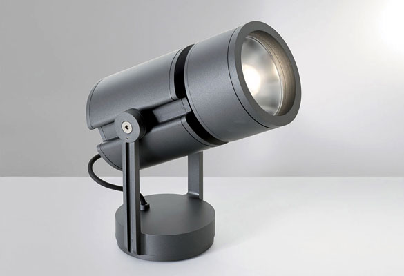 How To Add Accent Lights Your Trees And Yard Lightology Accent Lights To Your Trees And Yard