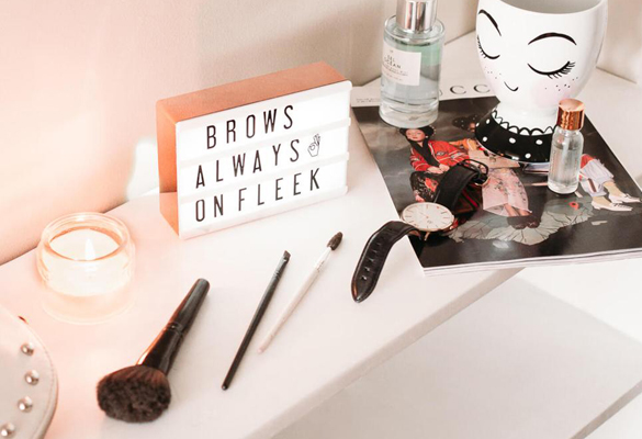 Dorm Room Lights & Decor Ideas