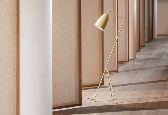 Glamtiques: Grashoppa Floor Lamp
