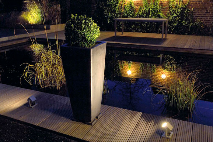 Cubix I Exterior Floor Lamp