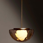 Pearl Pendant - Brass / Peach Water