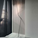 Neo Floor Lamp - Matte Black