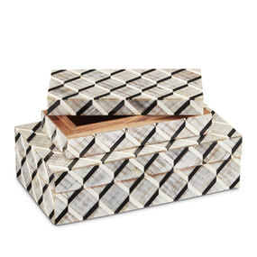 Derian Box Set of 2