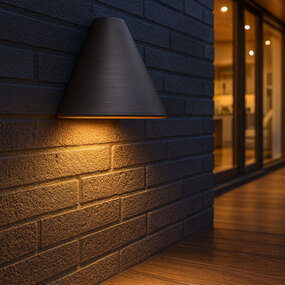 Hardy Island 12V Triangular Deck Light