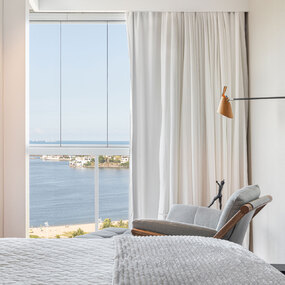 Balance Plug-in Wall Sconce