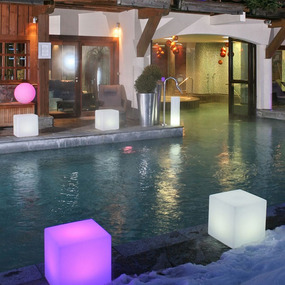 Cube Indoor/Outdoor Lamp by Smart & Green by Smart & Green