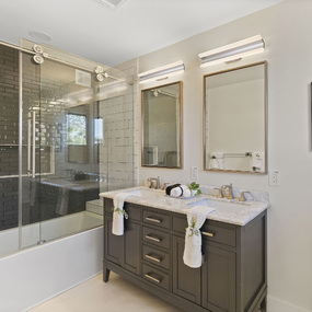 Eros Bathroom Vanity Light