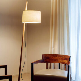 Linood Adjustable Floor Lamp