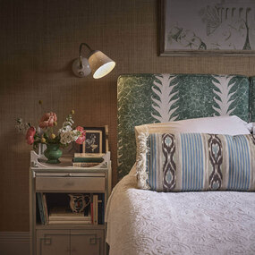Alma Wall Light