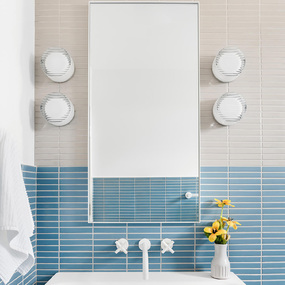 Crisp Wall Sconce