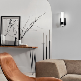 Izza Wall Light