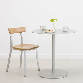 2 Inch Flat Base Round Cafe Table