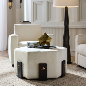 Ivonne Ottoman