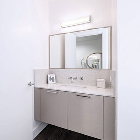 Psyra Bathroom Vanity Light