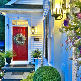 Sutton Place VX Outdoor Wall Sconce