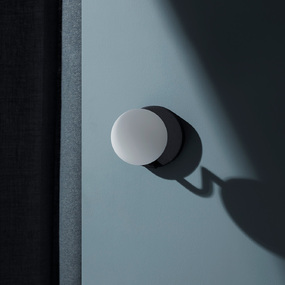 Mobil 12 Plug-In Wall Sconce