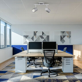 Taylor Track Light by Dainolite