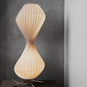 TR32 Floor Lamp
