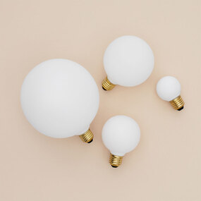 Sphere IV Globe Med Base 8W 120V Warm Dim 95CRI