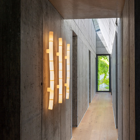 Tratti Linear Wall / Ceiling Light