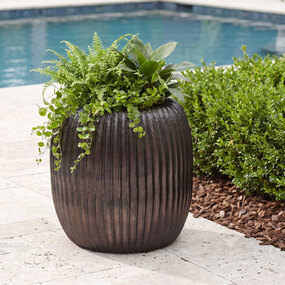 Vector Ridge Indoor / Outdoor Planter