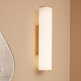 Vuelta Plug-In Wall Light
