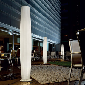 Maxi Outdoor Hardwired Floor Lamp