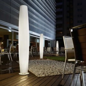 Maxi Outdoor Plug-in Floor Lamp