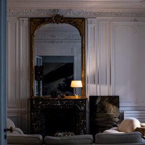Chapeaux V Table Lamp
