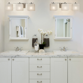 Fusion Era Rectangle 3LT Bathroom Vanity Light