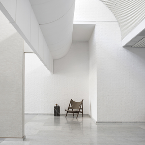 Plinth Tall Marble Table by Audo Copenhagen