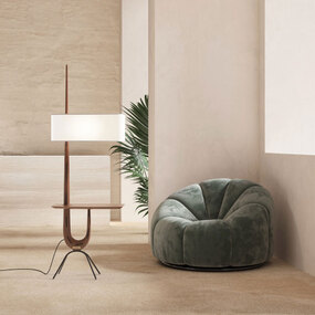Giraffe Tablet Floor Lamp