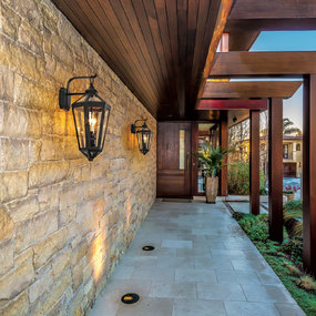 Calabasas Outdoor Hanging Wall Light