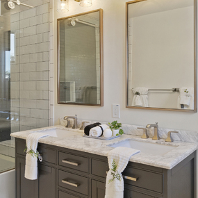 Kinsley Bathroom Vanity Light by Z-Lite