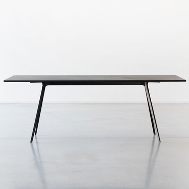 Baguette & Central Indoor/ Outdoor Dining Table | Magis at Lightology Baguette & Central Indoor/ Outdoor Dining Table