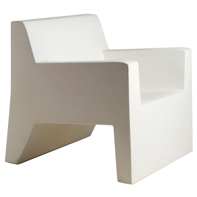 Jut Outdoor Lounge Chair by Vondom