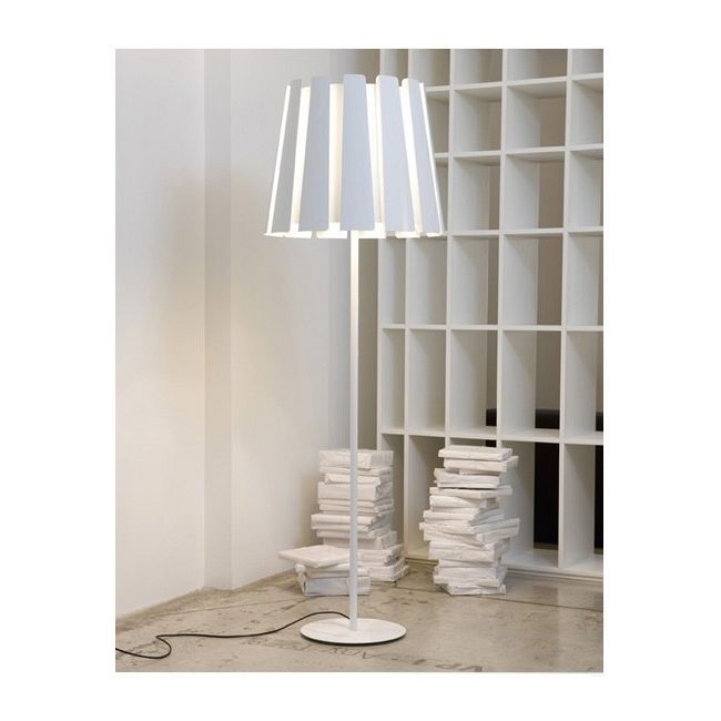 Twist Floor Lamp by Carpyen