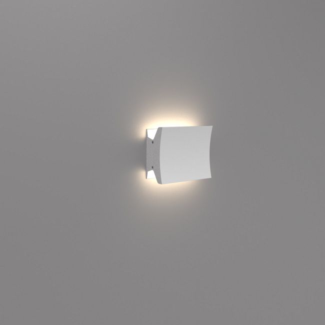 LineaCurve Dual Wall / Ceiling Light by Artemide