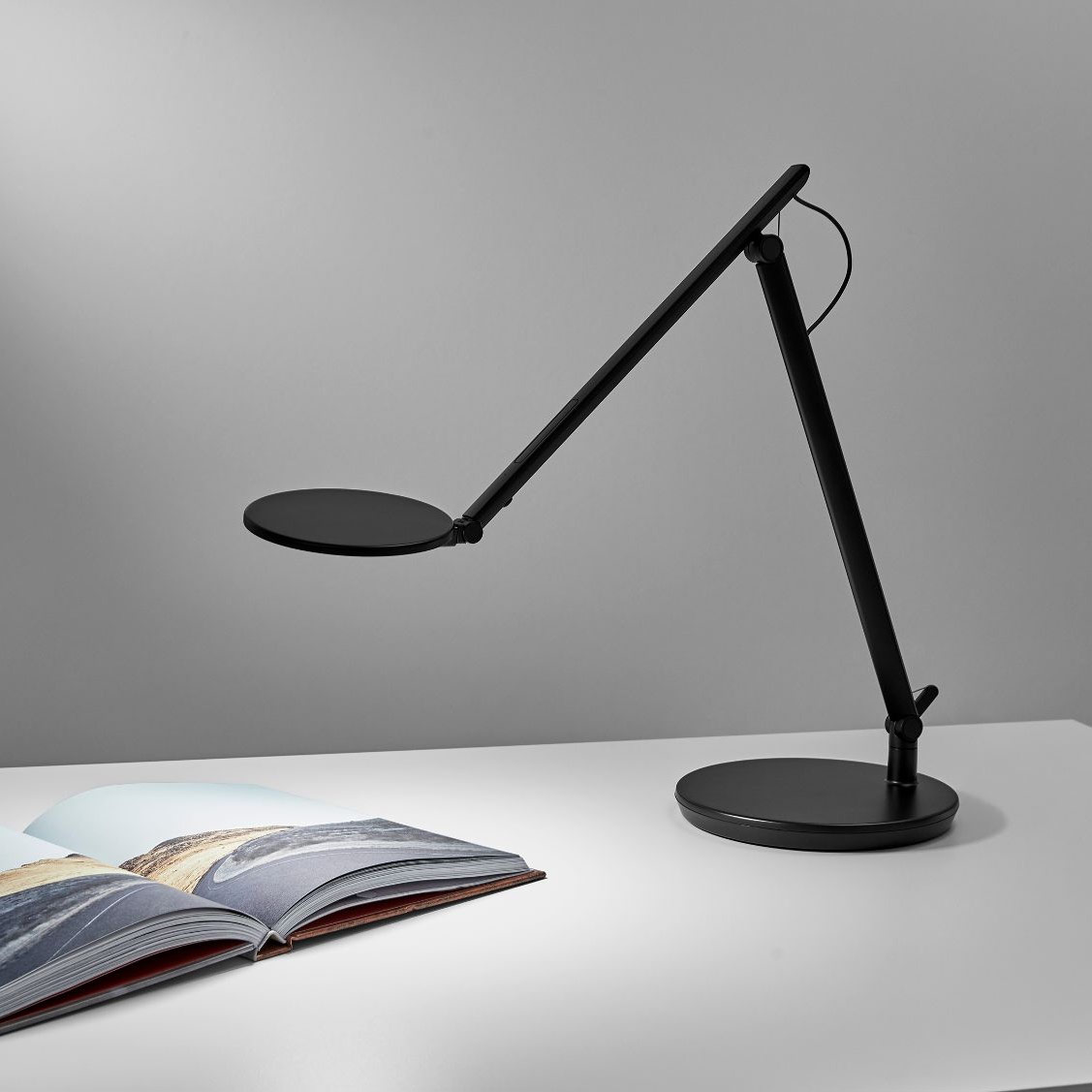Nova Task Light by Humanscale NV3ECB HUM873211