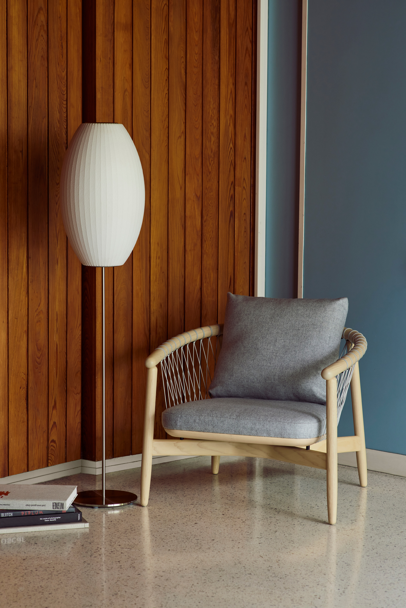 トランプ Lotus #01 Cigar Lotus Floor Lamp by Herman Miller | H762LFSBNS | GNL182265