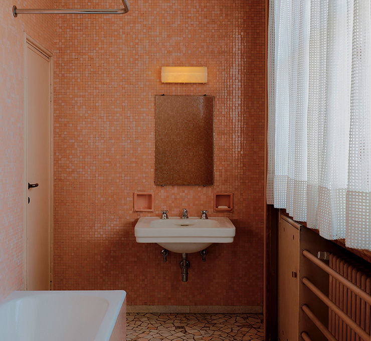Verso Wall / Ceiling Light By In Common With